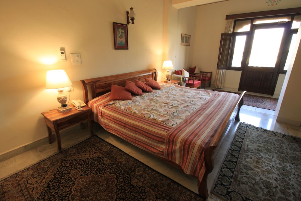 Hotel Megh Niwas 7/46