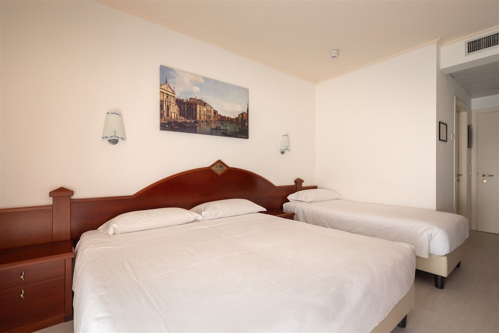 NOVENTA HOTEL 16/54