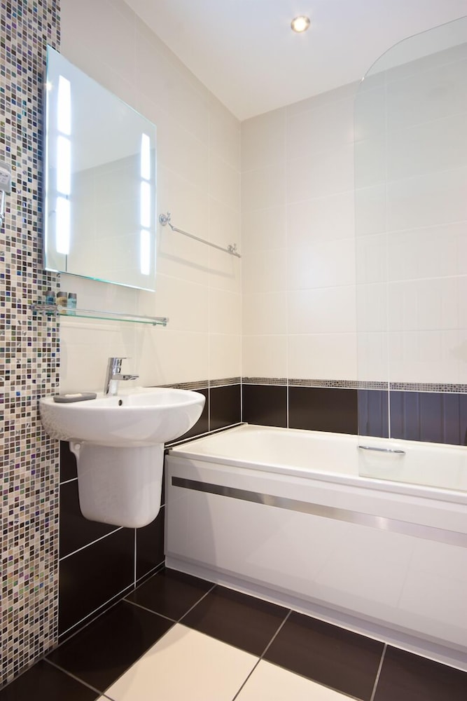 Bowness Bay Suites 30/31