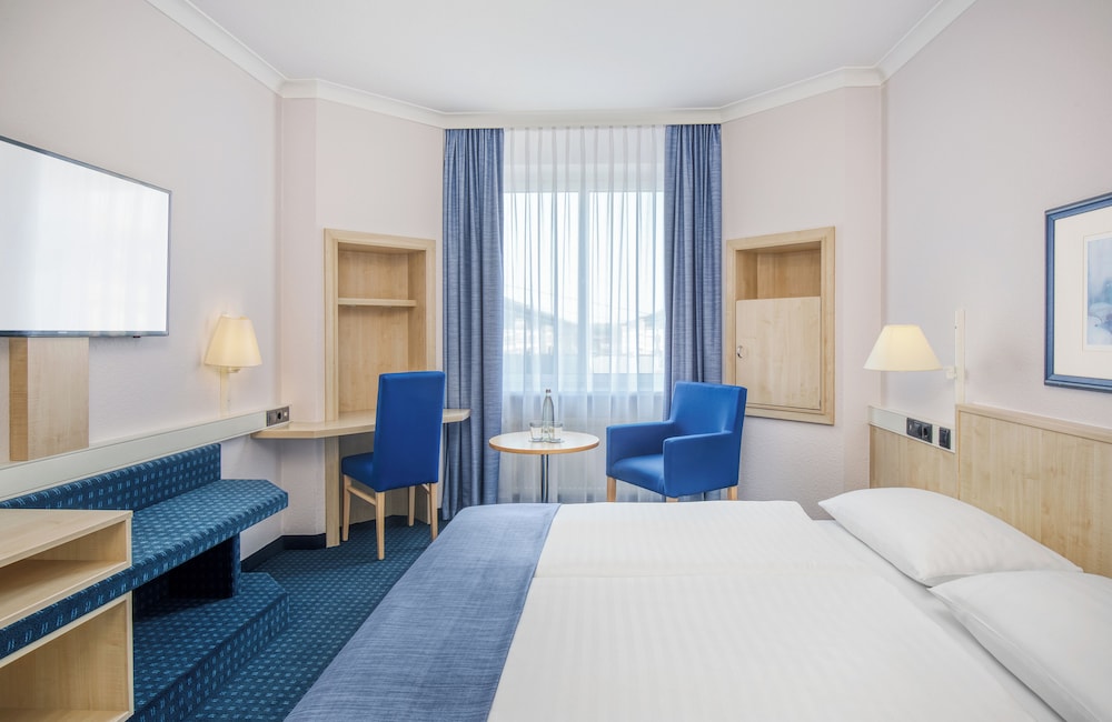 غرفة عائلية بسرير مزدوج وسرير فردي، INTERCITYHOTEL ERFURT 2/9