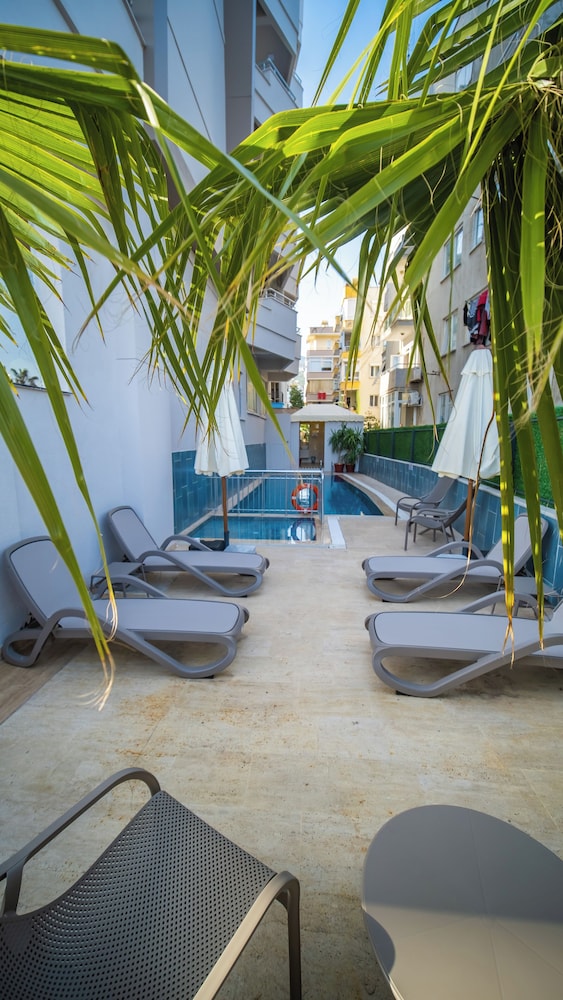 Cimen Hotel 27/50