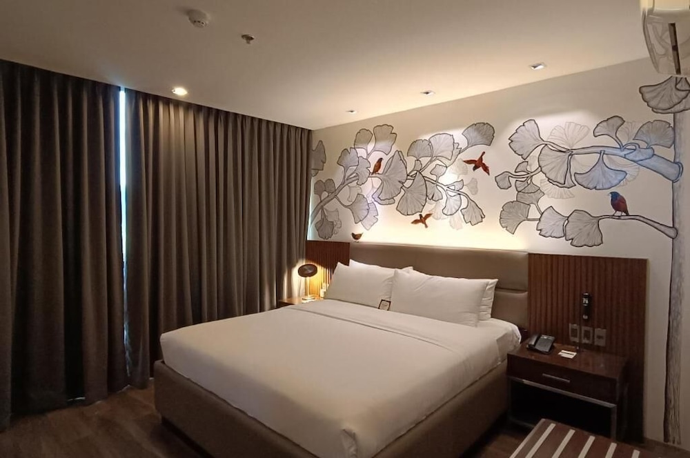 The Henry Hotel Roost Bacolod 28/93