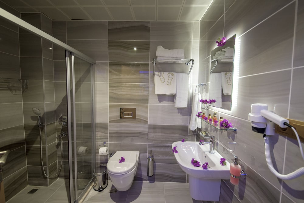 Kayi Hotel 40/44