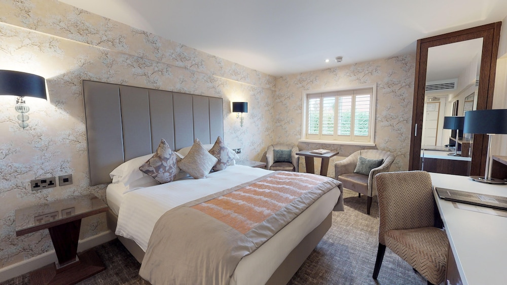 DELUXE, DOUBLE BED
