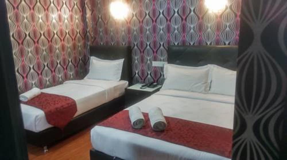 Classic Kinabalu Hotel 13/26