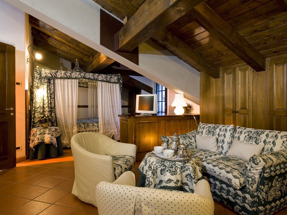 Hotel Milleluci 18/24