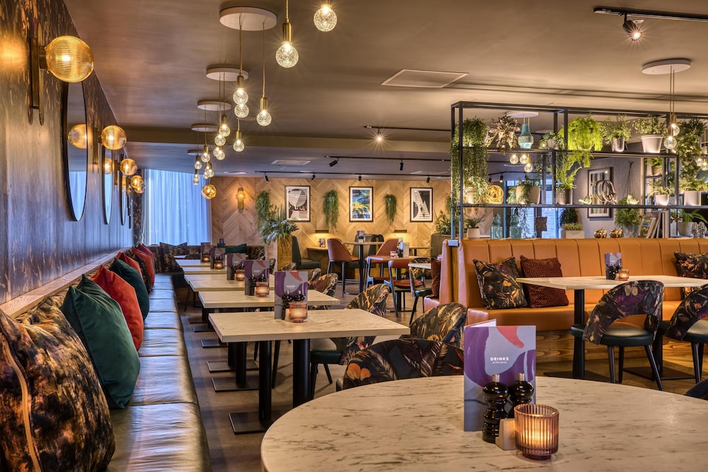 Premier Inn Cardiff City Centre Queen Street 40/60