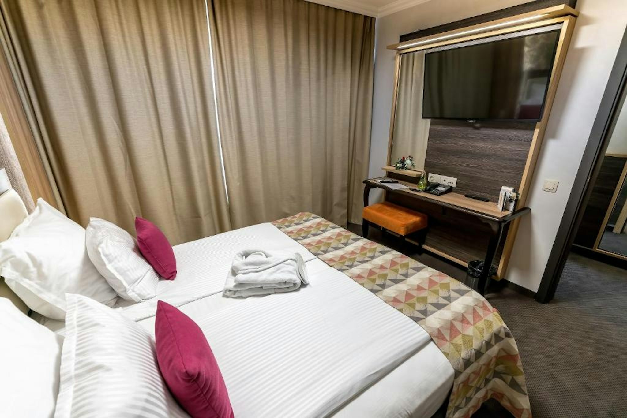 Hotel Zoo Sofia 55/91