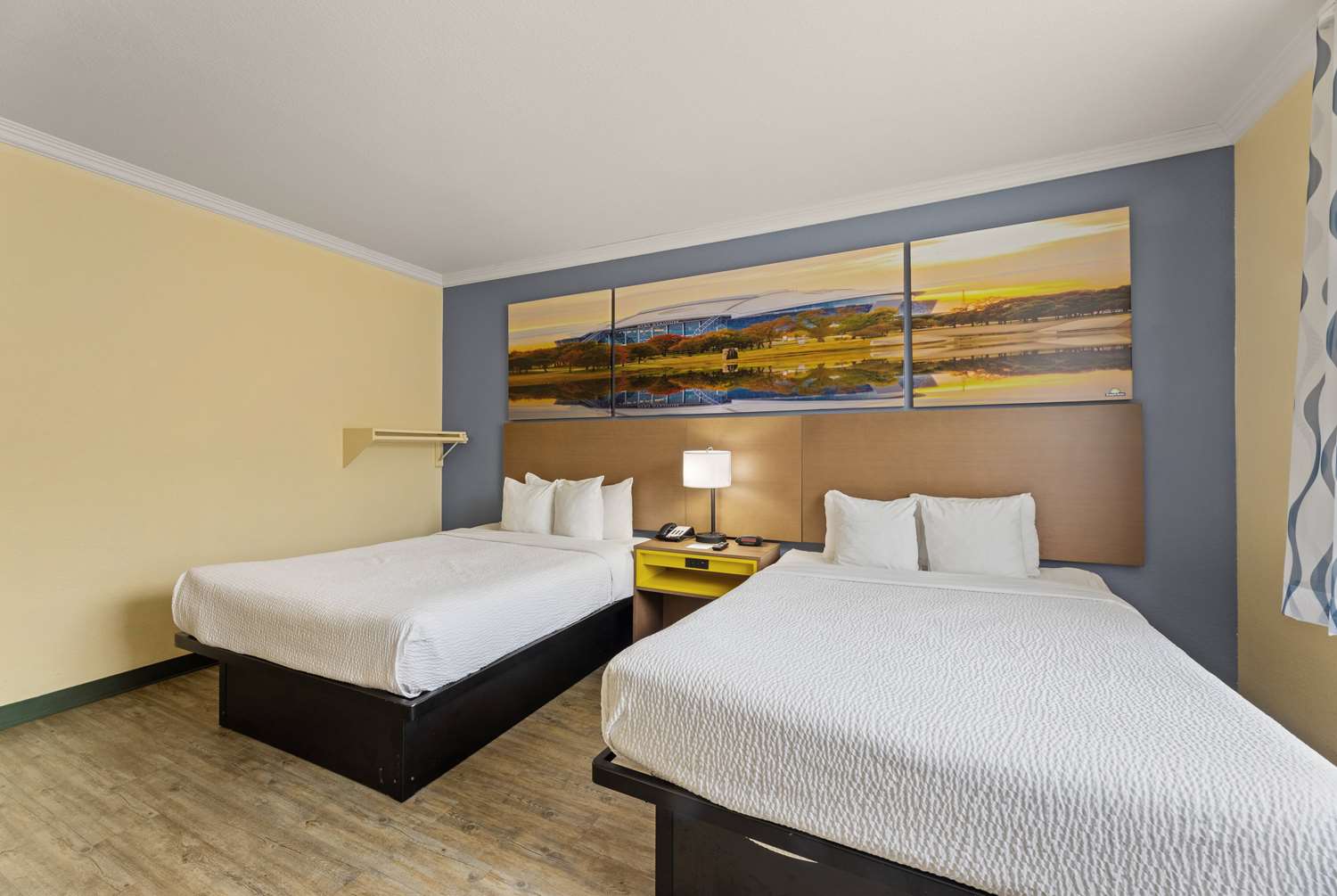 Days Inn and Suites by Wyndham Euless DFW Airport South 16/57
