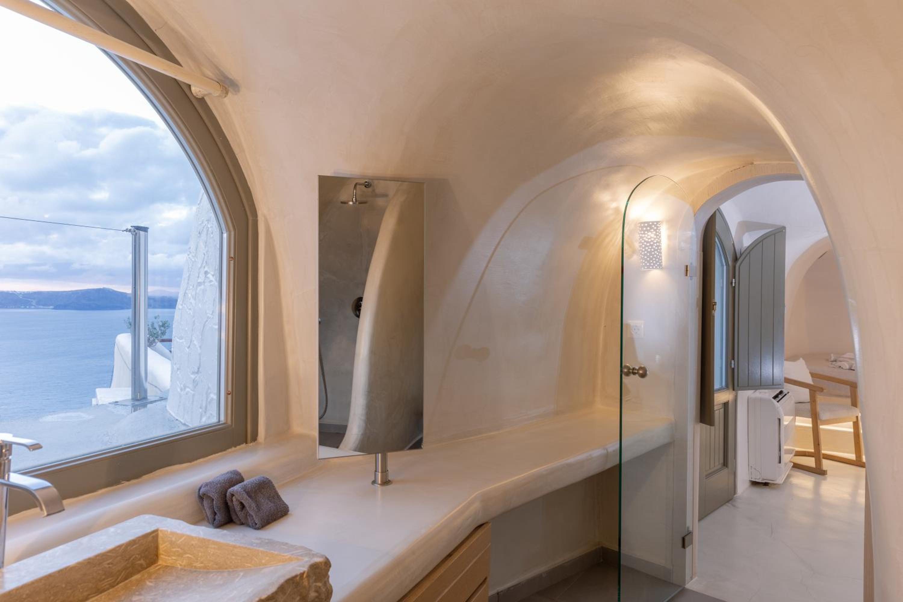 Cave, Signature, Suite, Caldera View, Outdoor Jetted Tub