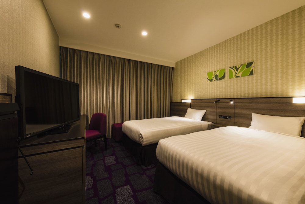 ROOM, SINGLE, TWIN BEDS
