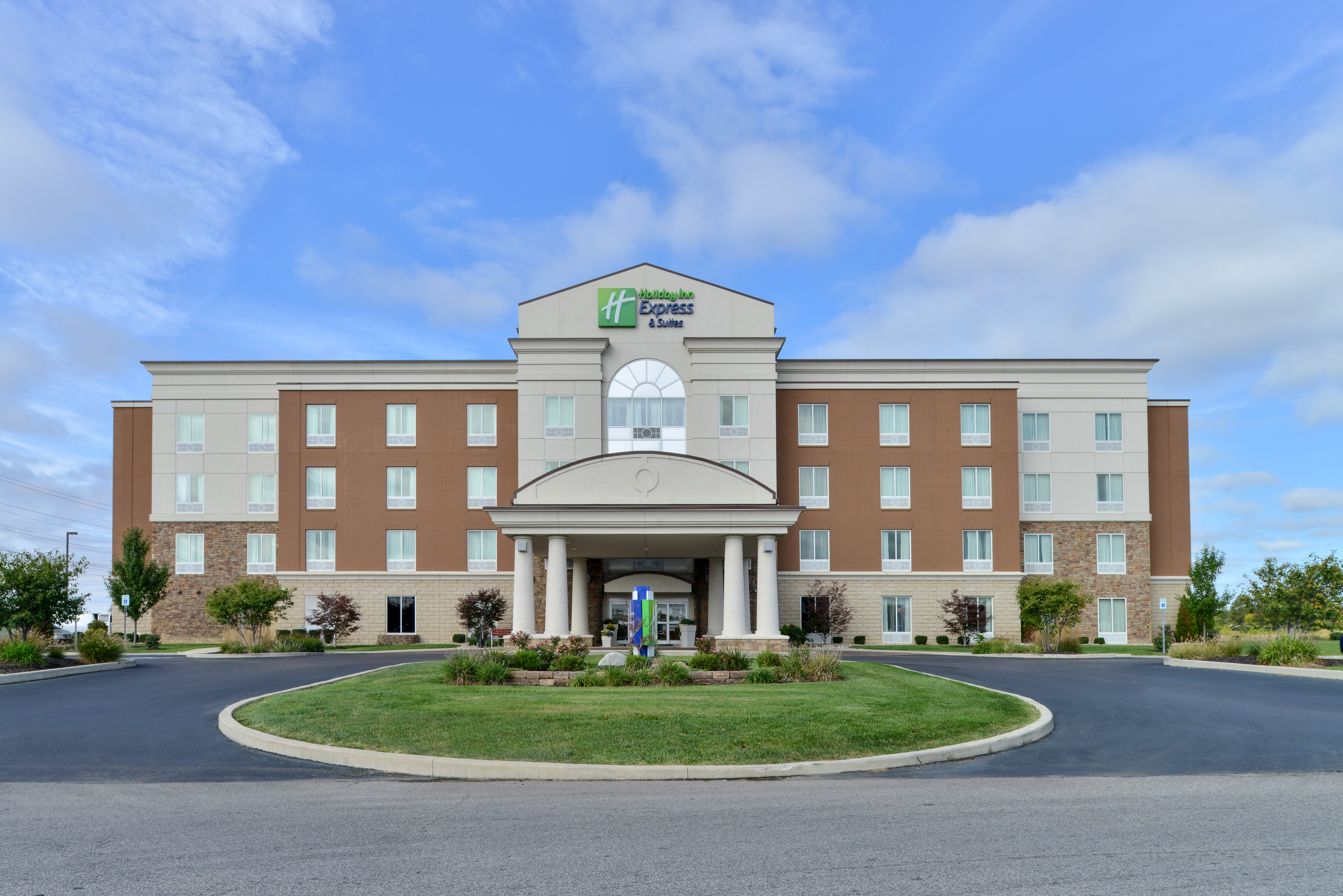 Holiday Inn Express Hotel and Suites Terre Haute 72/73