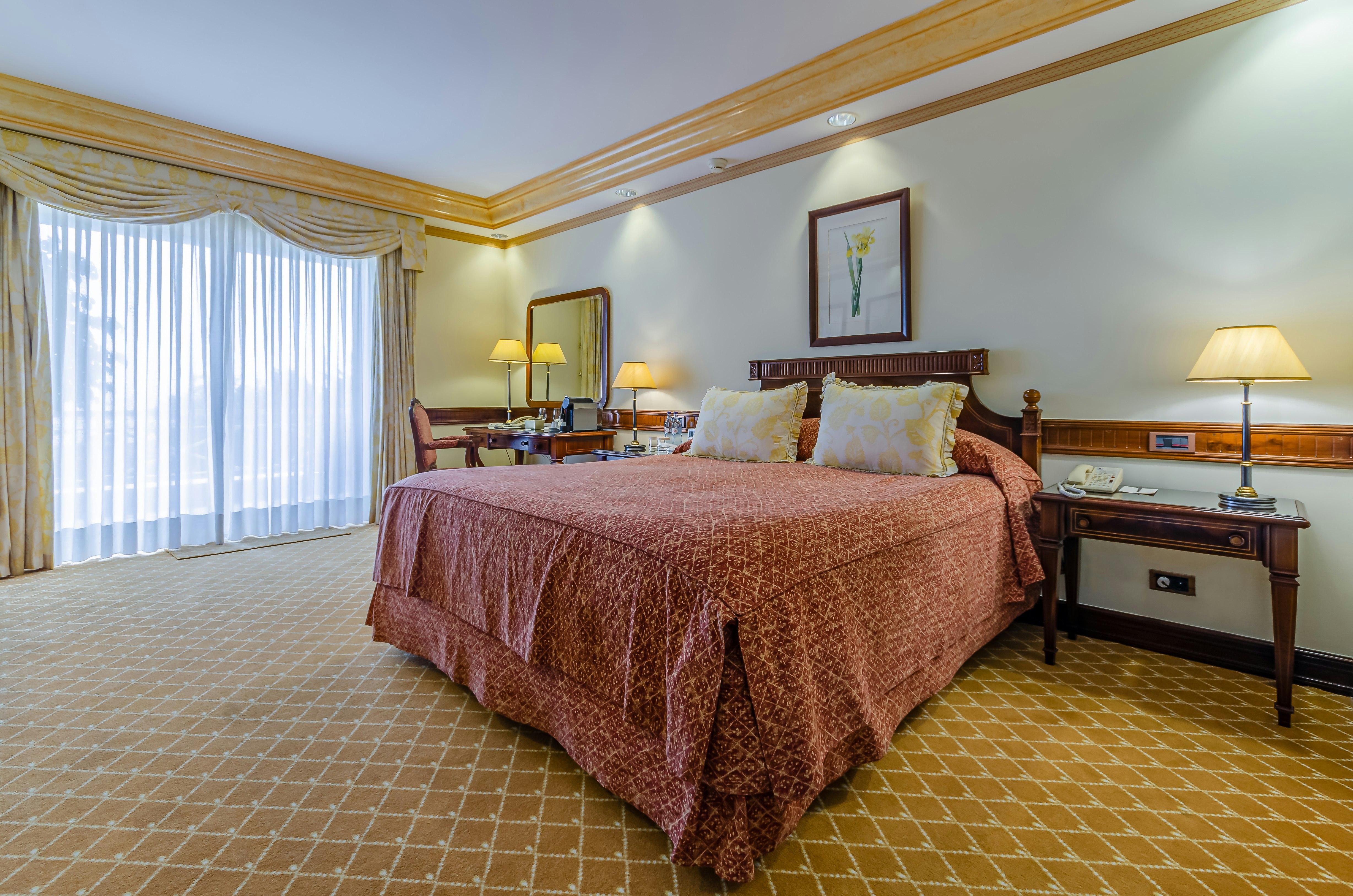 ROOM, RIVER VIEW