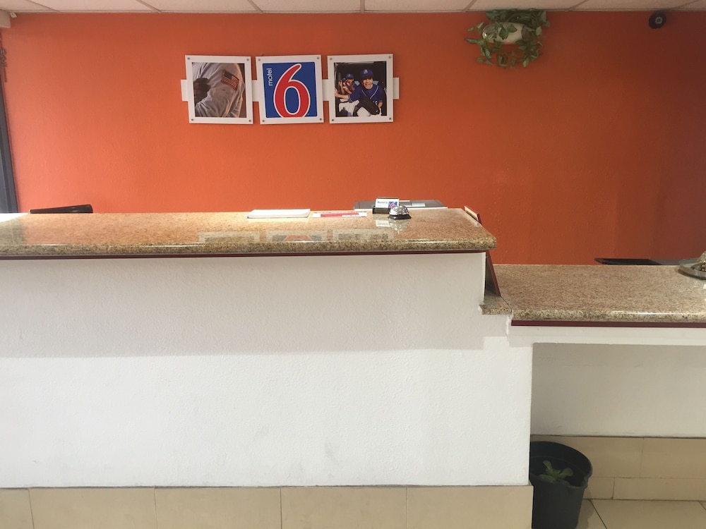 Motel6 San Antonio, TX - I-10 West 9/55