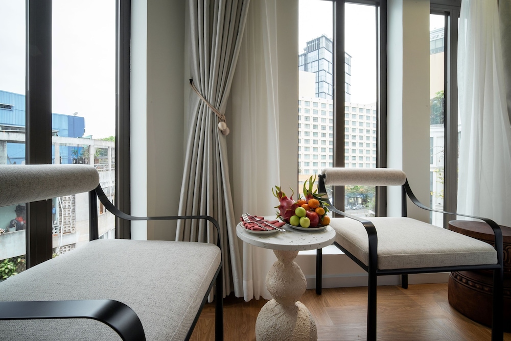 Me Saigon Boutique Hotel 60/72