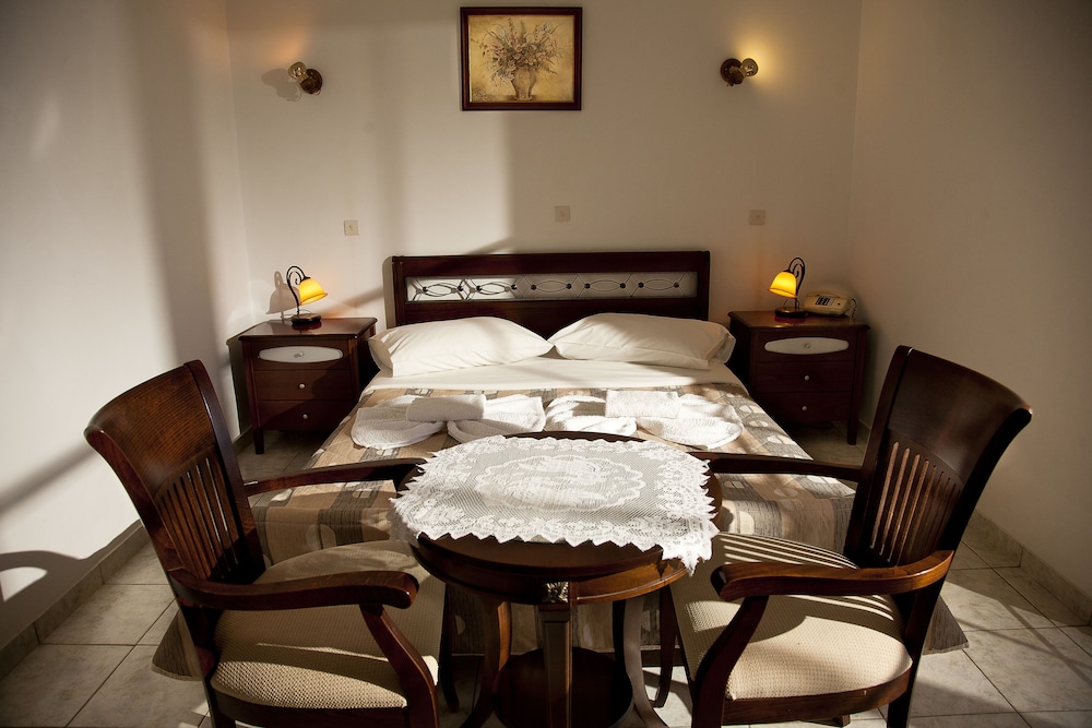Filoxenia Hotel 33/50