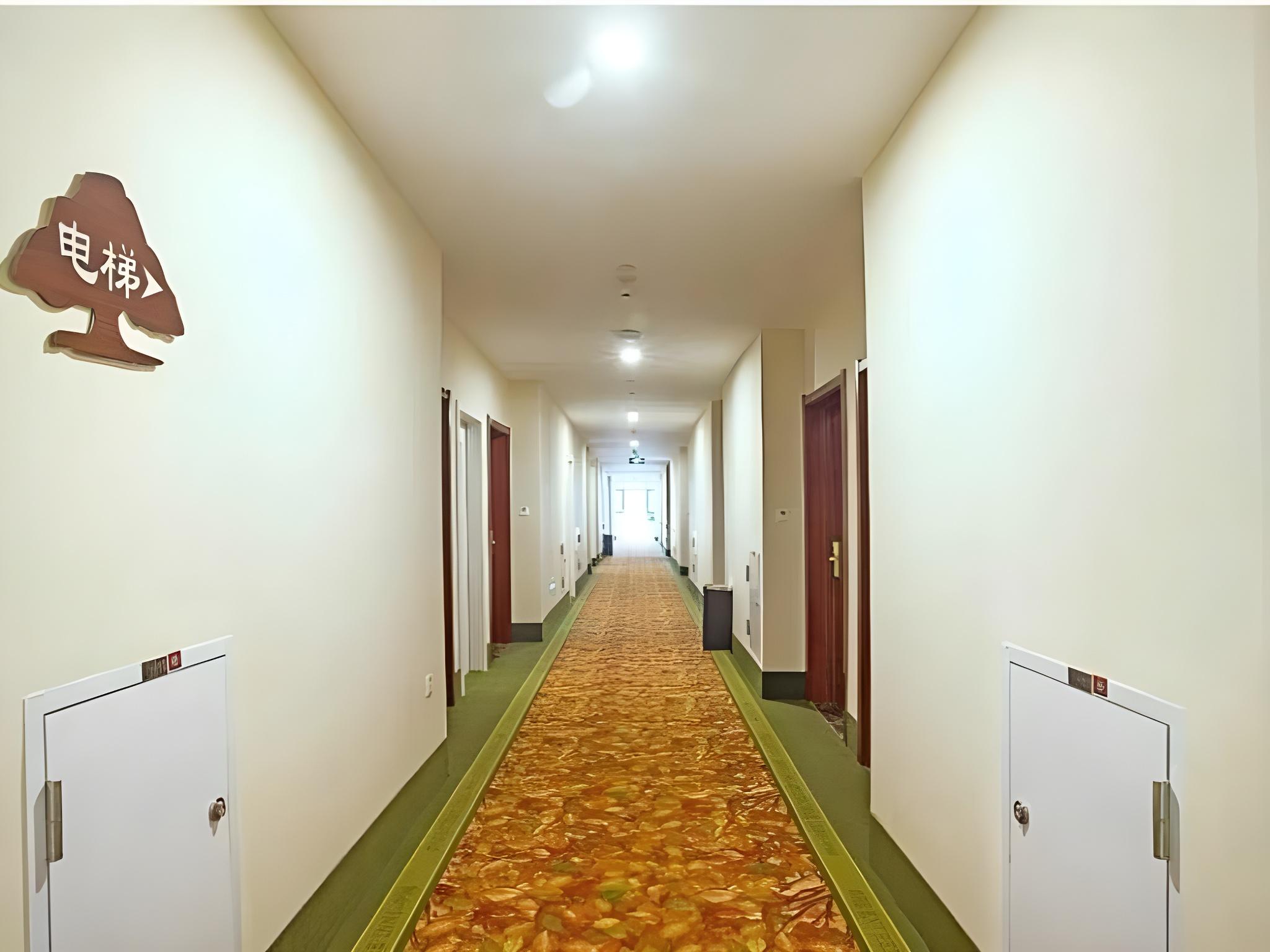 GreenTree Inn HuZhou AnJi YingBin Avenue Express Hotel 35/43