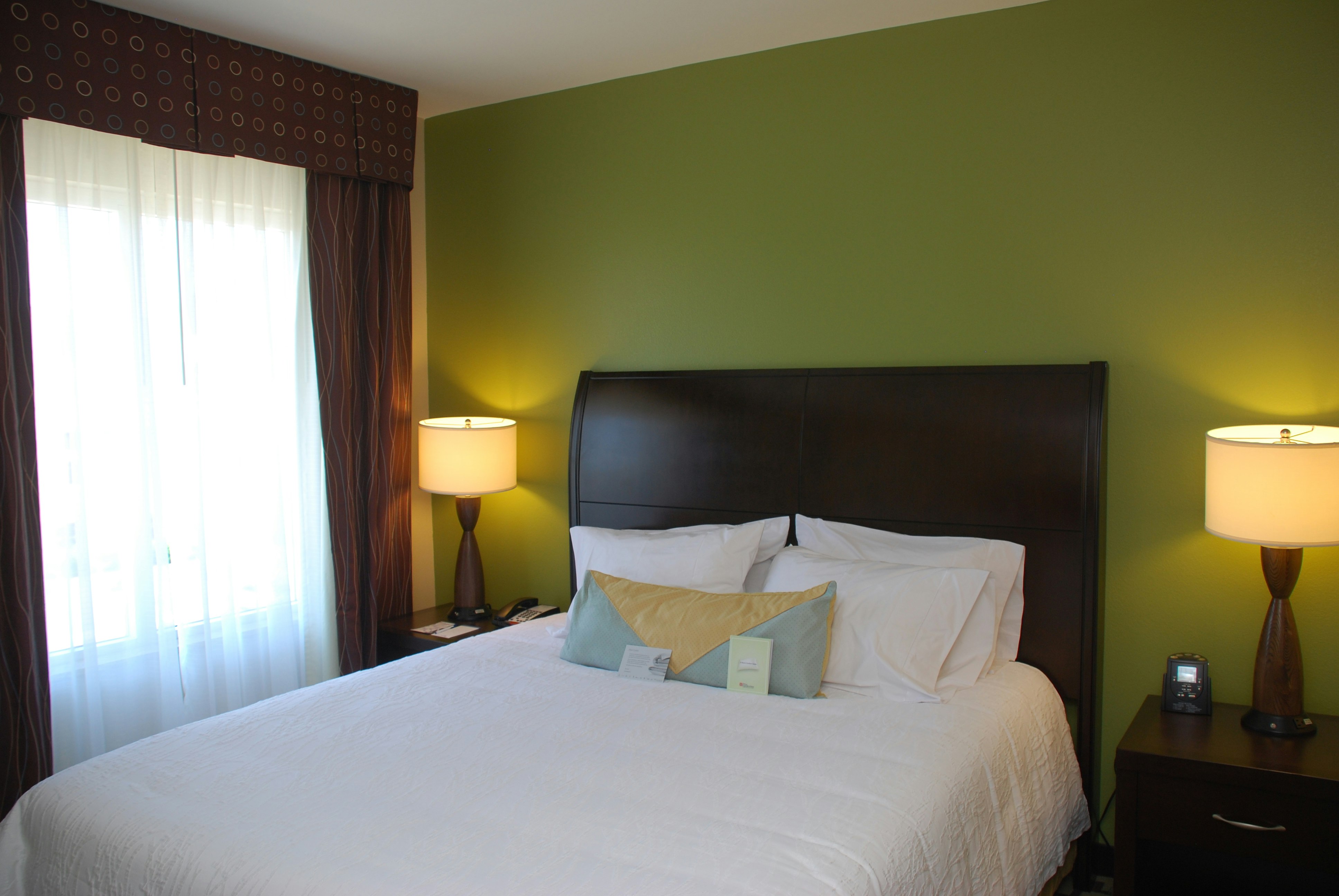ROOM, KING BED