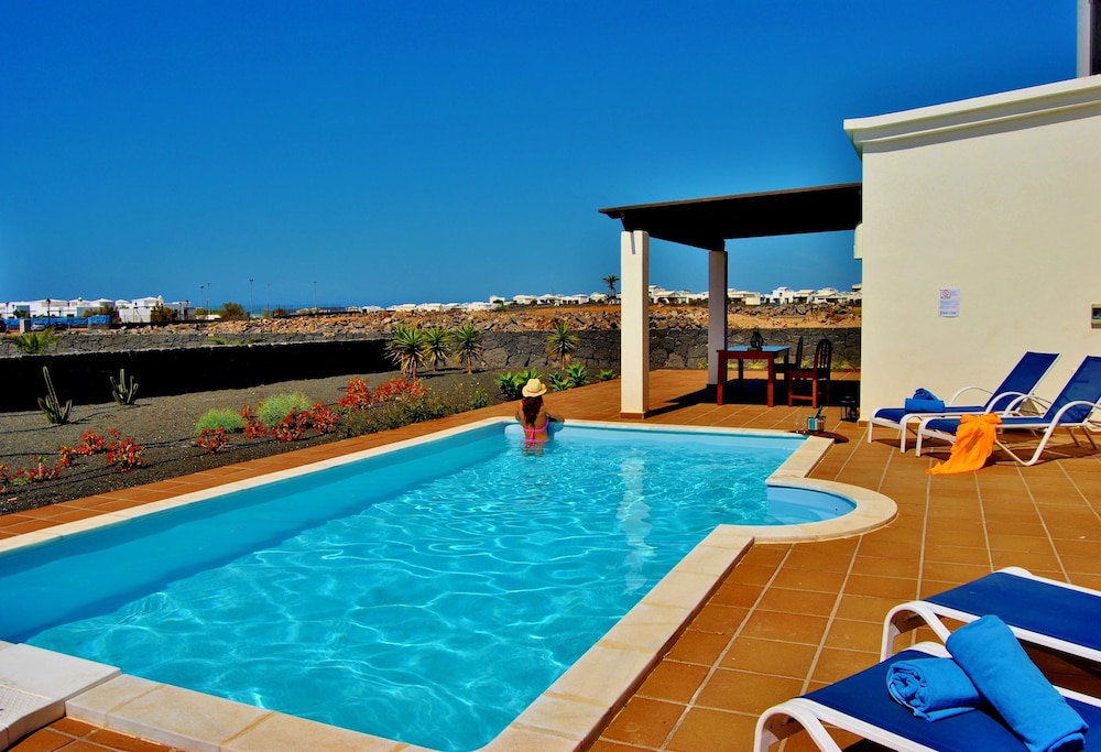 Villas Coral Deluxe 4/56