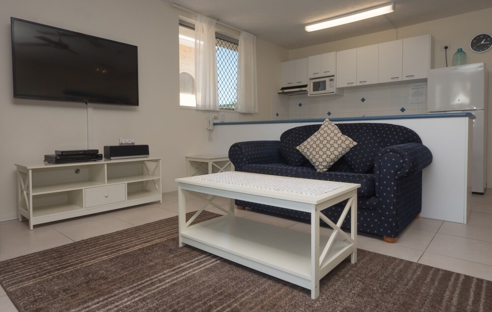 MERRIMA COURT HOLIDAY APARTMENTS 24/74