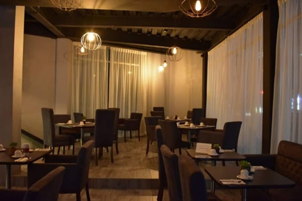 Esduma HK Hotel 41/51