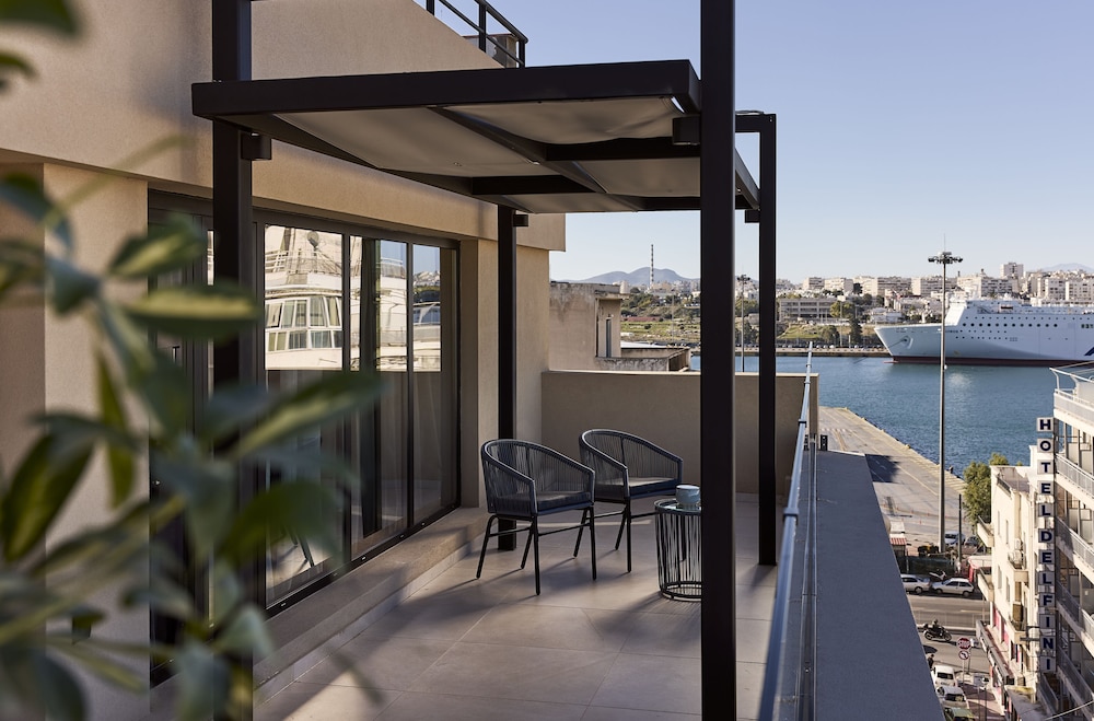 Athenarum Portus Life & Style Hotel Piraeus 53/58