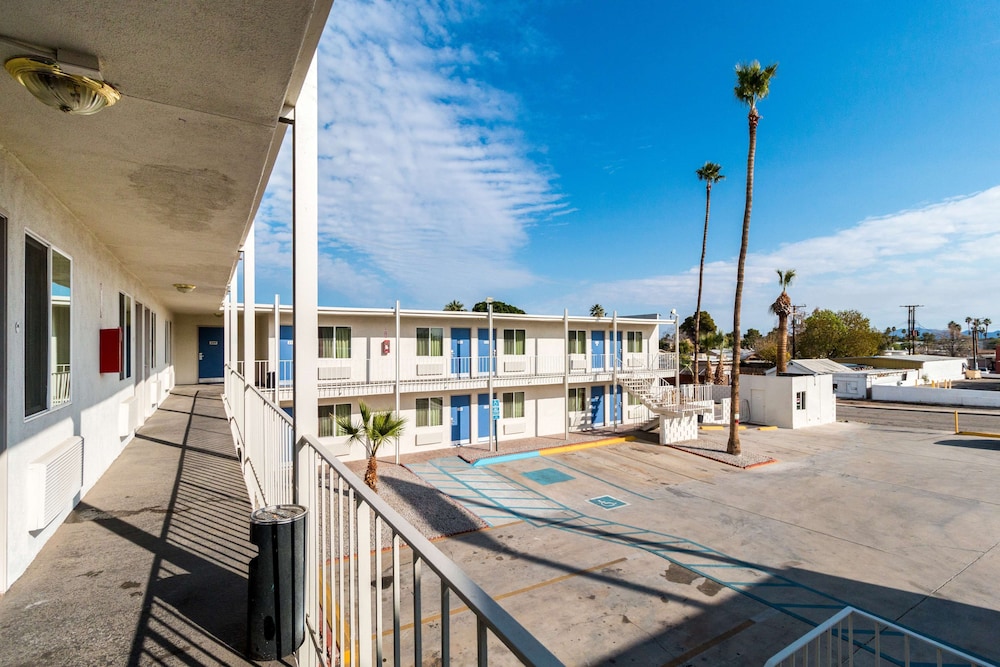 Motel6 Blythe, CA - South 38/71