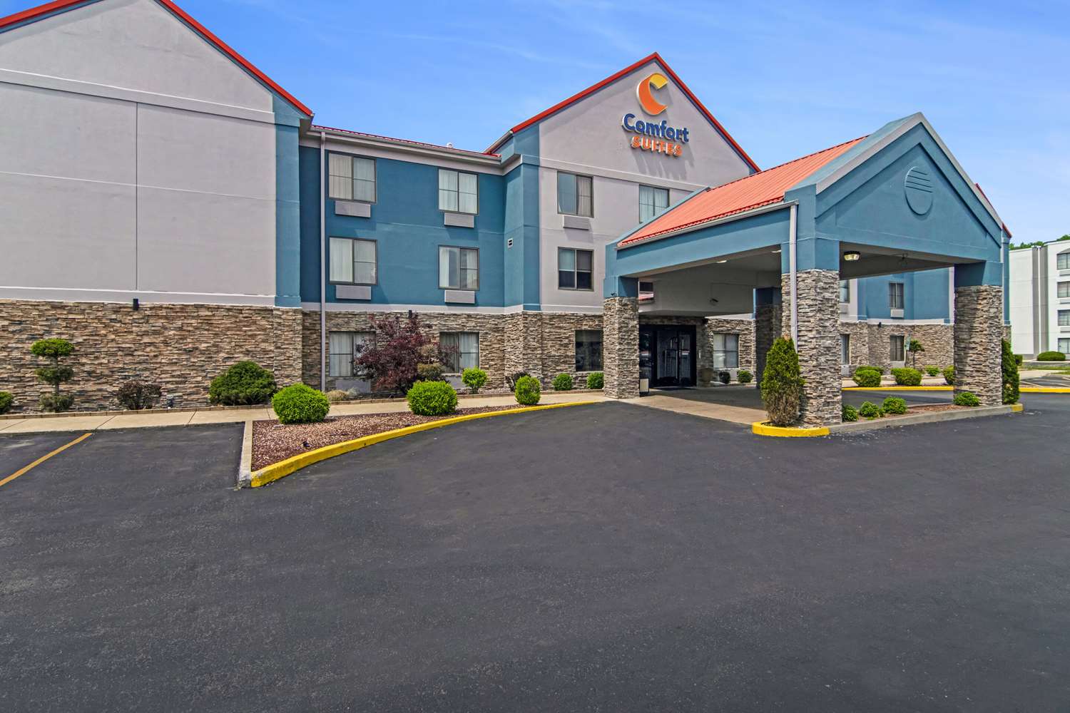 Comfort Suites Near I-80 And I-94 37/39