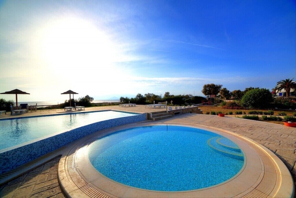 Stella Naxos Island 22/50