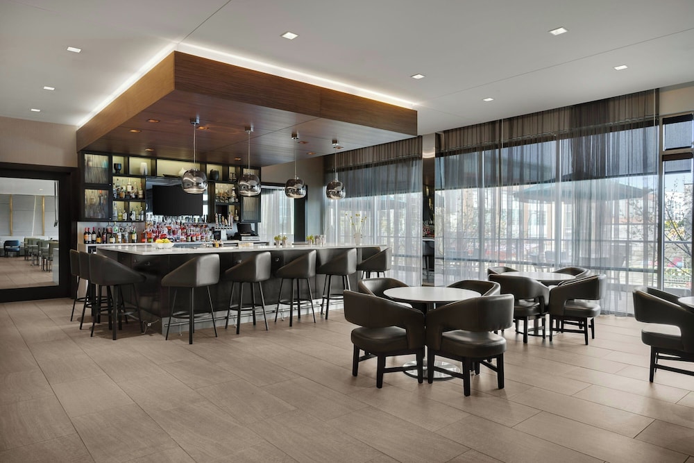 Ac Hotel By Marriott Cincinnati At Liberty Center 35/50