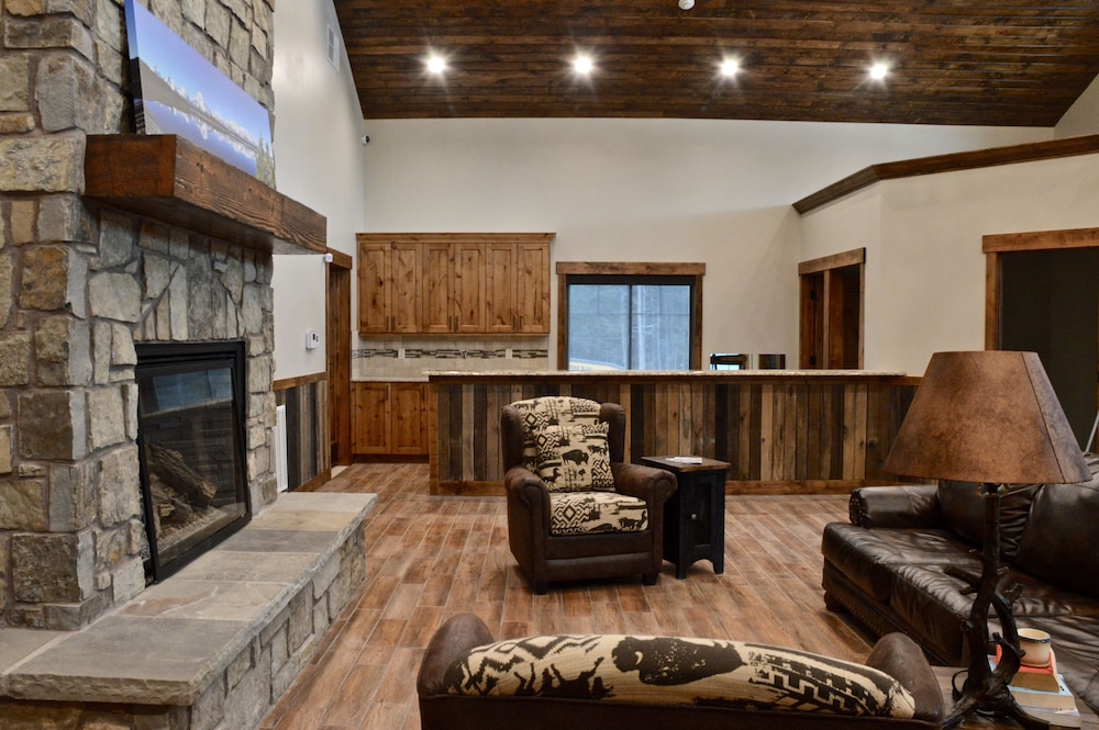 Sawtelle Mountain Resort 26/36