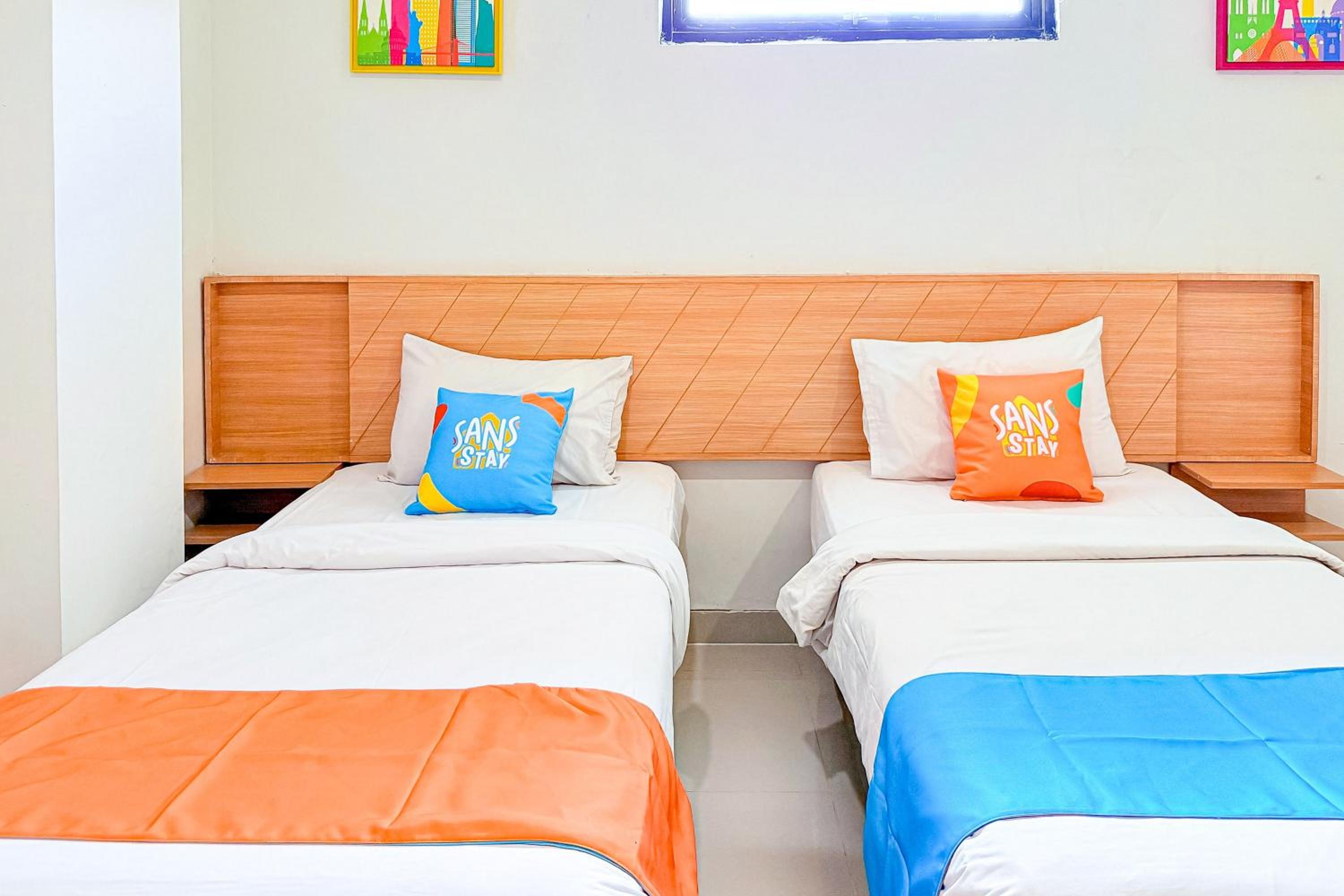 Deluxe, Twin Beds