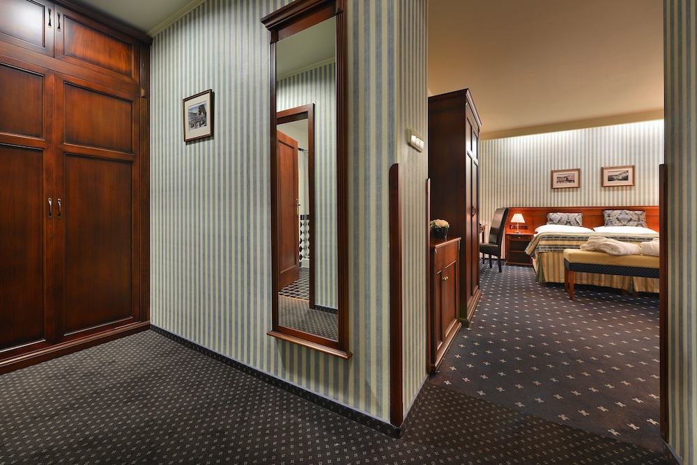Golf Hotel Morris 34/62