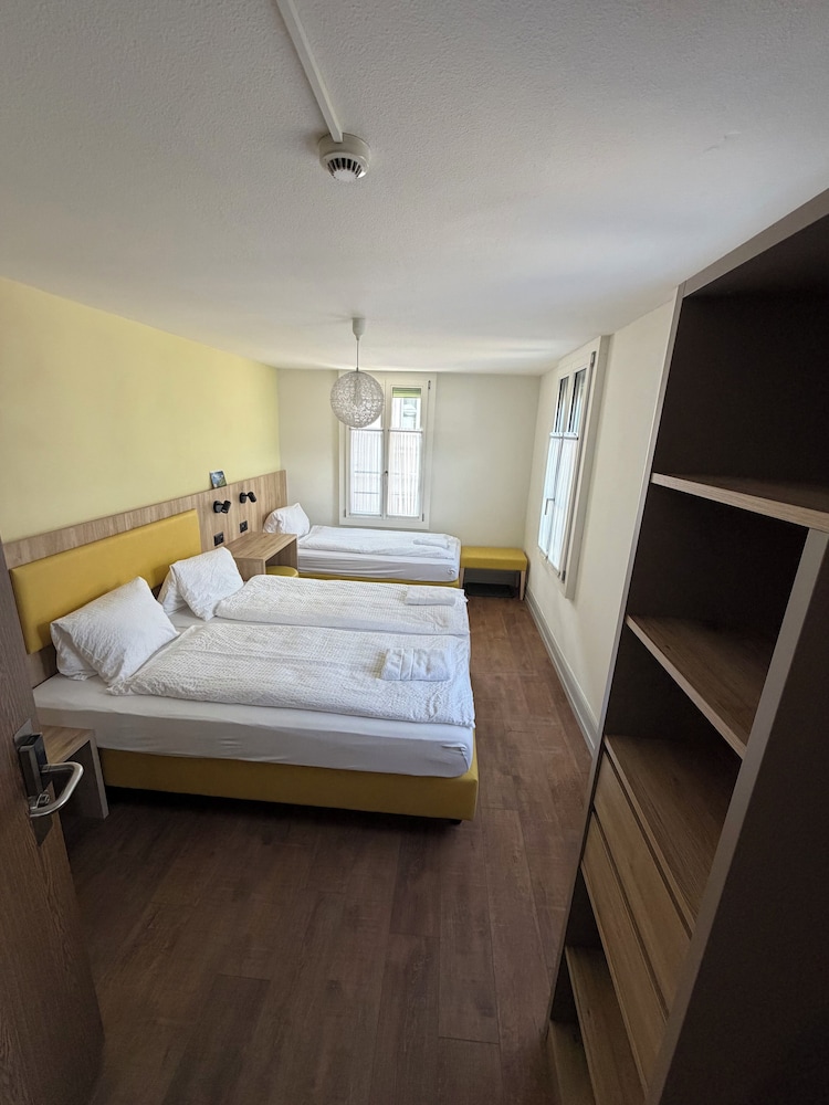Budget Waldhotel Unspunnen 12/50