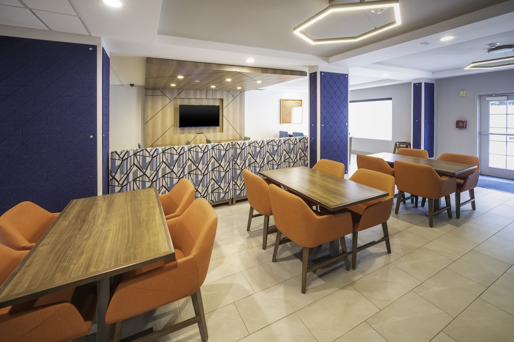 Holiday Inn Express Hotel Suites Atlanta Johns Creek 44/64