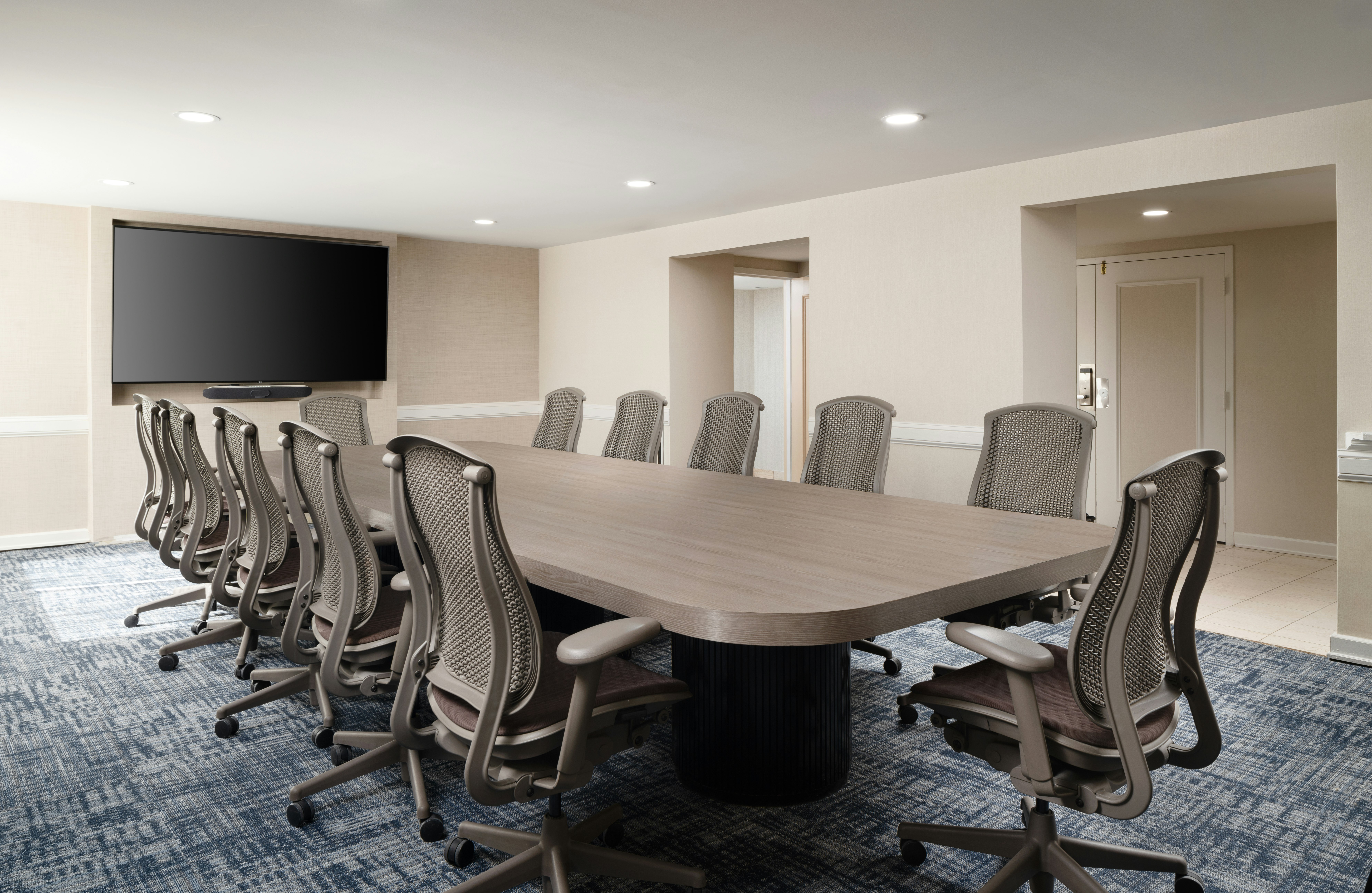 Doubletree By Hilton Hotel Baltimore North Pikesville 67/84