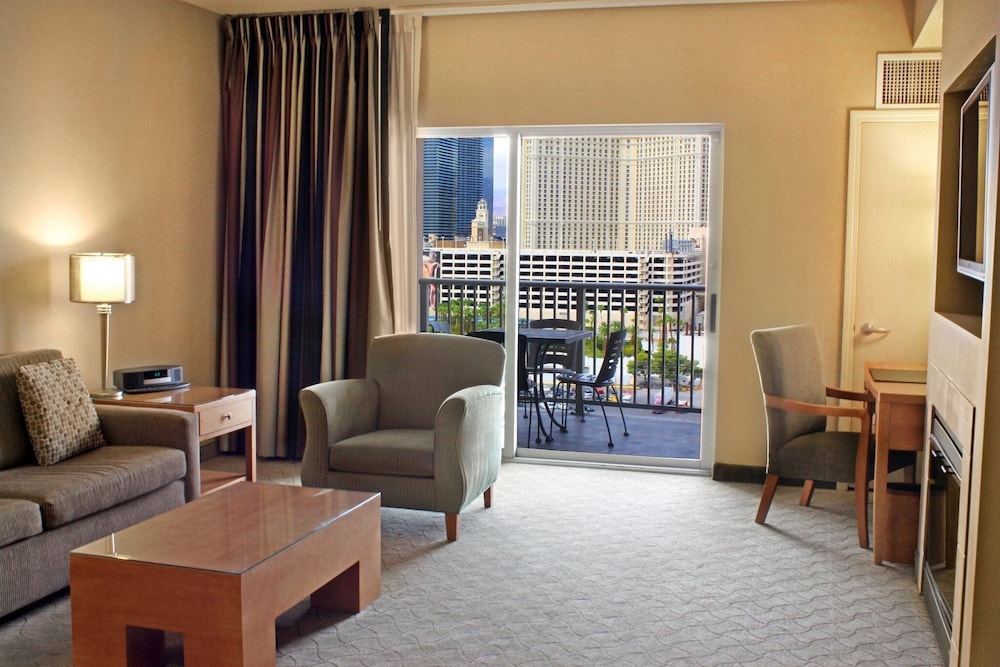The Platinum Hotel 36/65