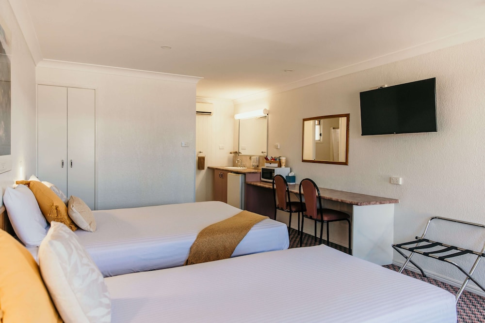 غرفة بسرير كينج وسرير فردي، Outback Motel Mt Isa 4/7