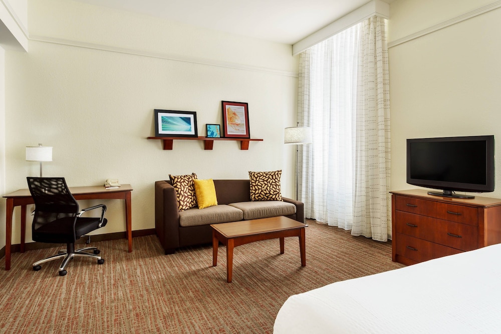 Residence Inn Houston Downtown Convention Center 35/36
