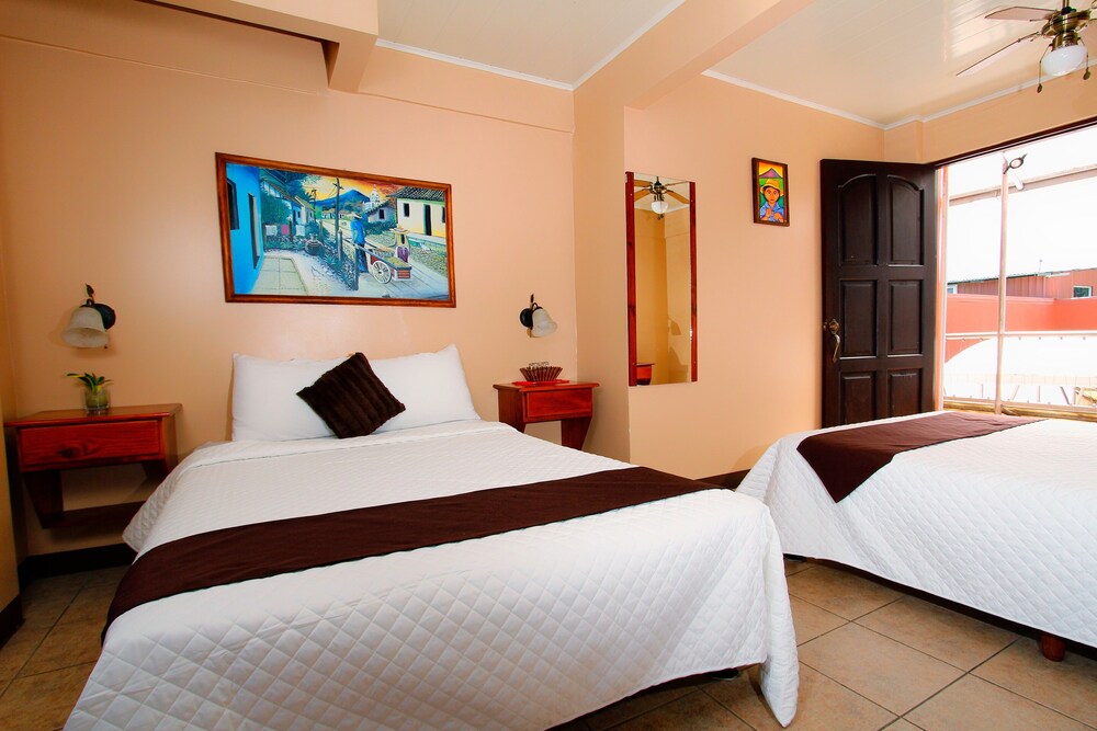 HOTEL LAS COLINAS 21/77