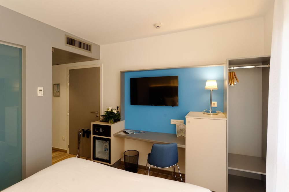 COLMAR HOTEL 20/38