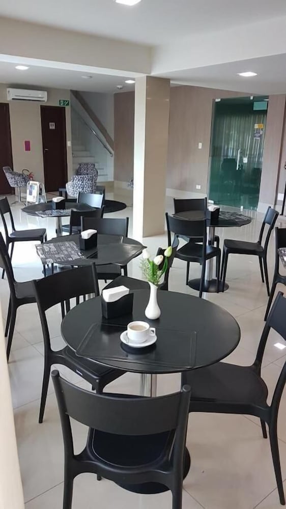 Hotel Enseada Aeroporto 30/33