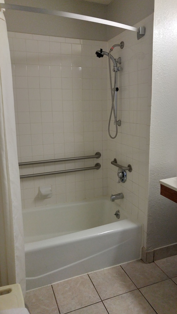 Super 8 by Wyndham Waynesboro 13/36