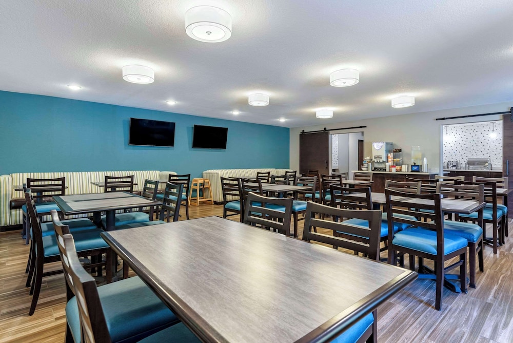 Comfort Inn & Suites Tualatin - Lake Oswego South 44/60