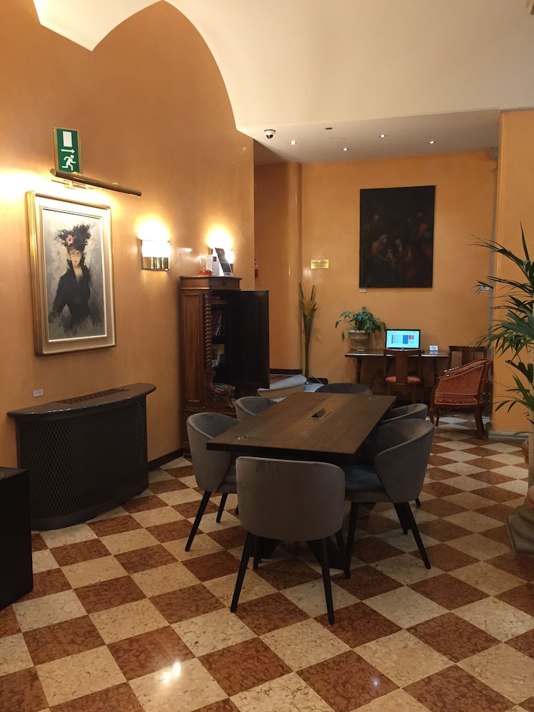 Hotel Regina Milano 49/55
