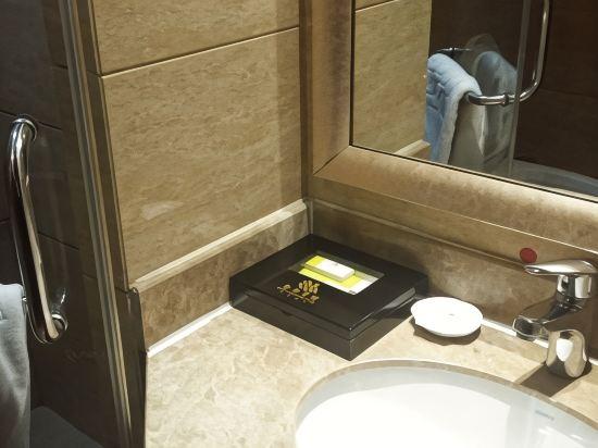 Poyang Hotel 25/26