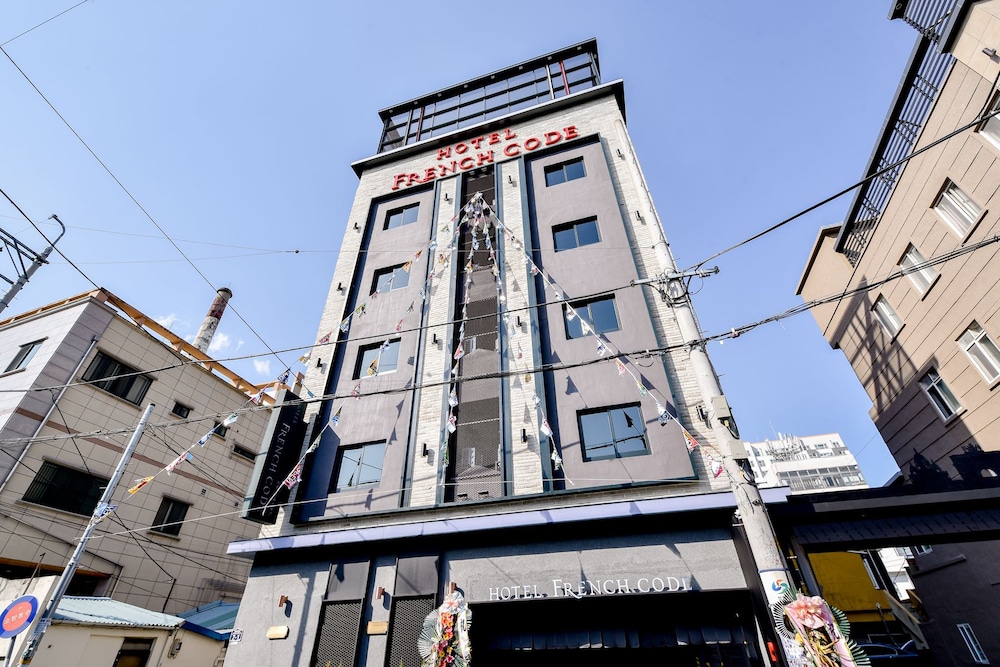 French Code Hotel 5/63