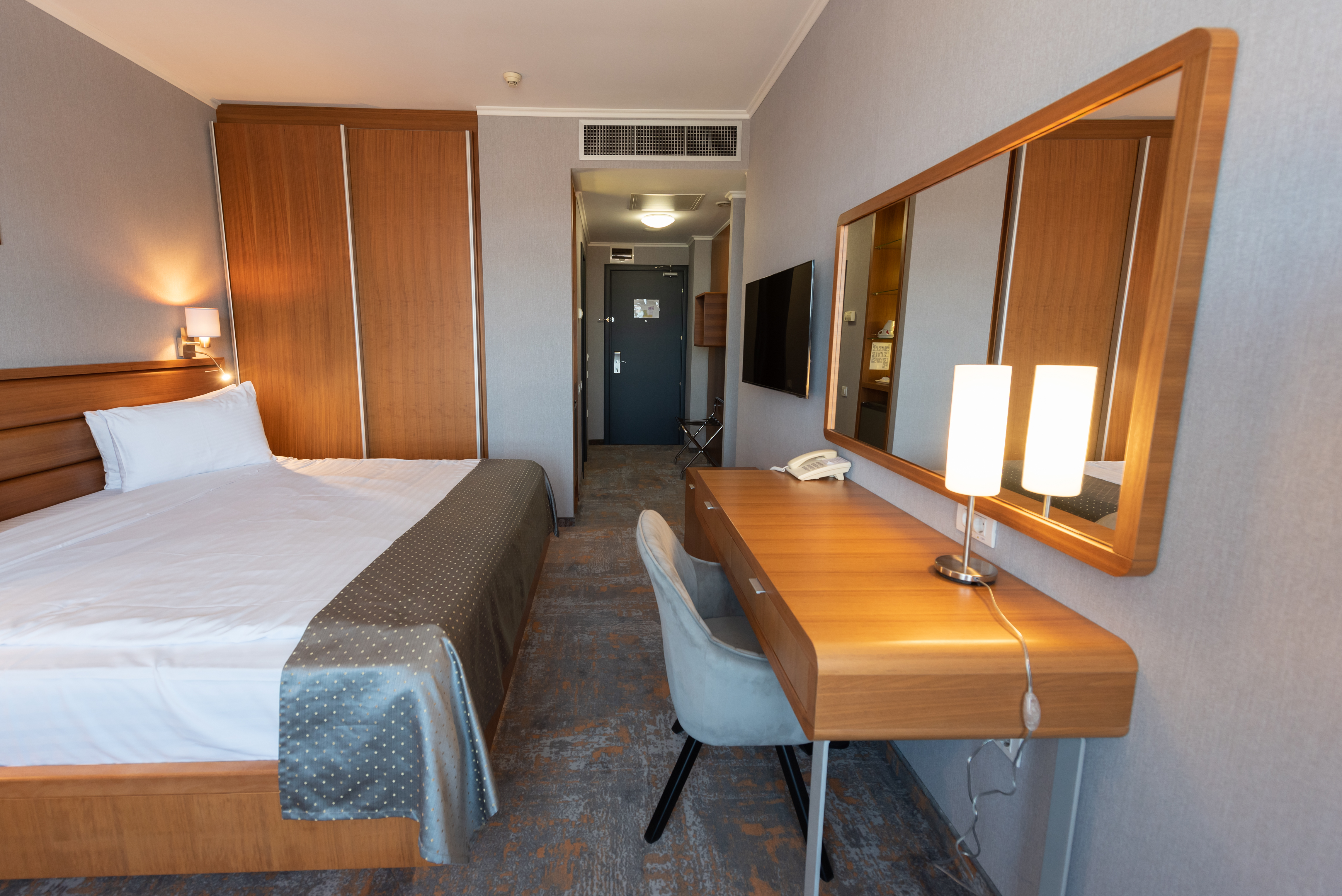 غرفة ديلوكس بسرير مزدوج، Wyndham Cluj 3/5