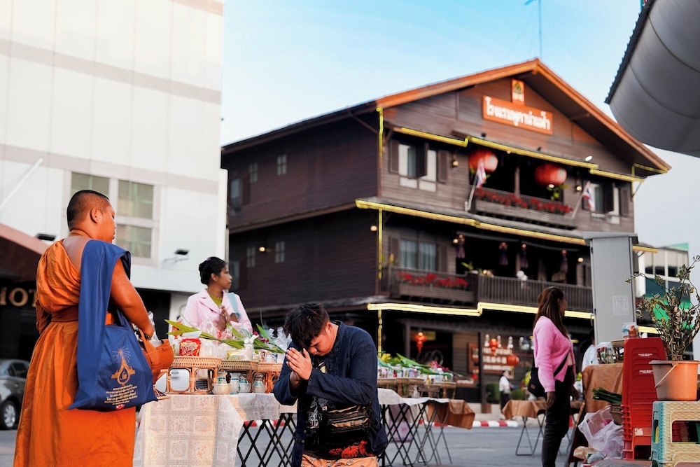 Pukha Nanfa Hotel 7/67