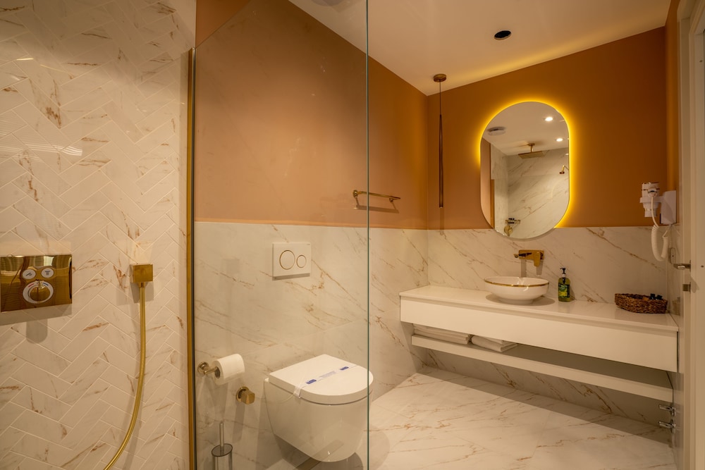 Muhtar Hotel 43/49